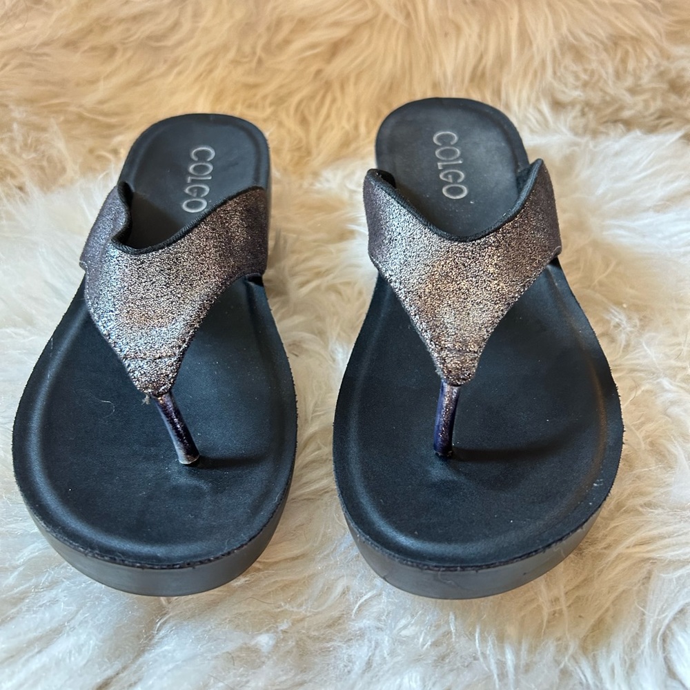 Cliffs/White Mountain. Sparkly sandal. Size 6.5M. Brand new.